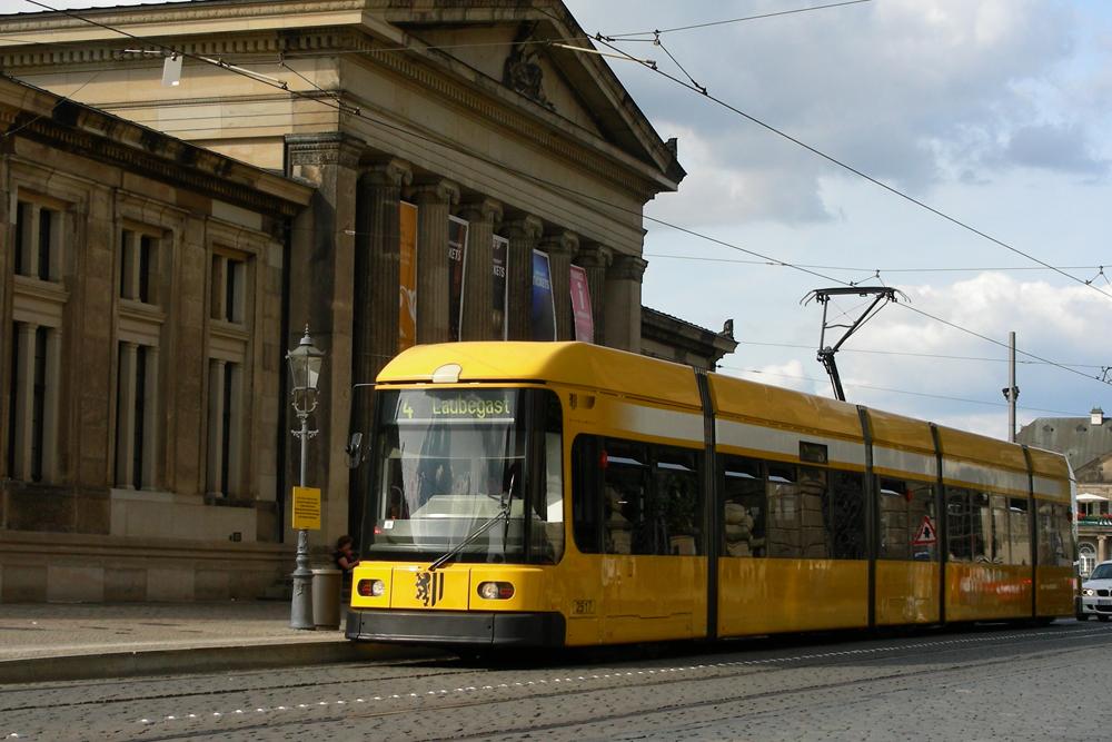 De tram is een vervoersmiddel in Dresden