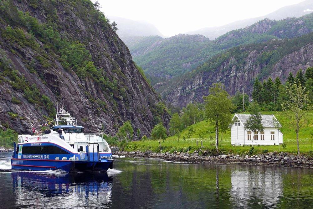 Boek tijdens je stedentrip naar Bergen een Fjordencruise. Beeld: VisitNoorwegen.com