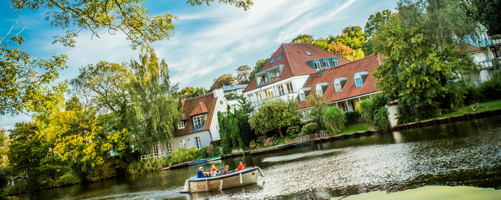 Varen door Lübeck: ontdek de stad vanaf het water 