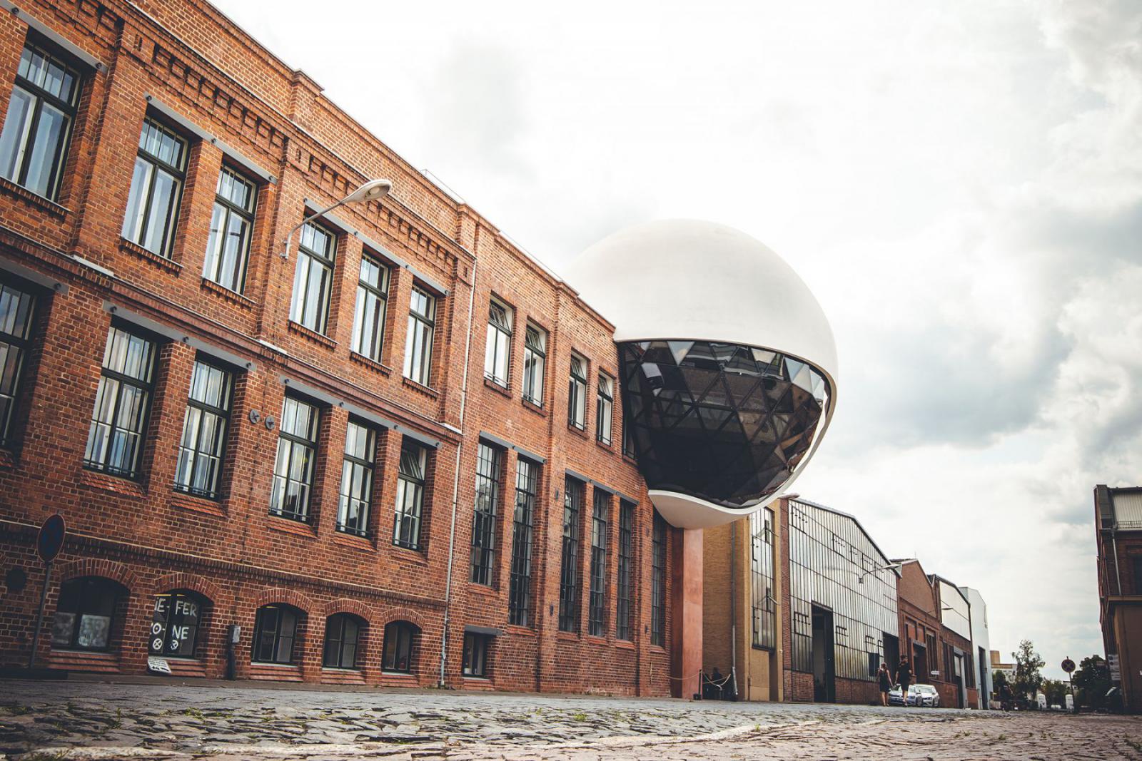 Techne Sphere van Oscar Niemeyer | credit: Leipzig Travel