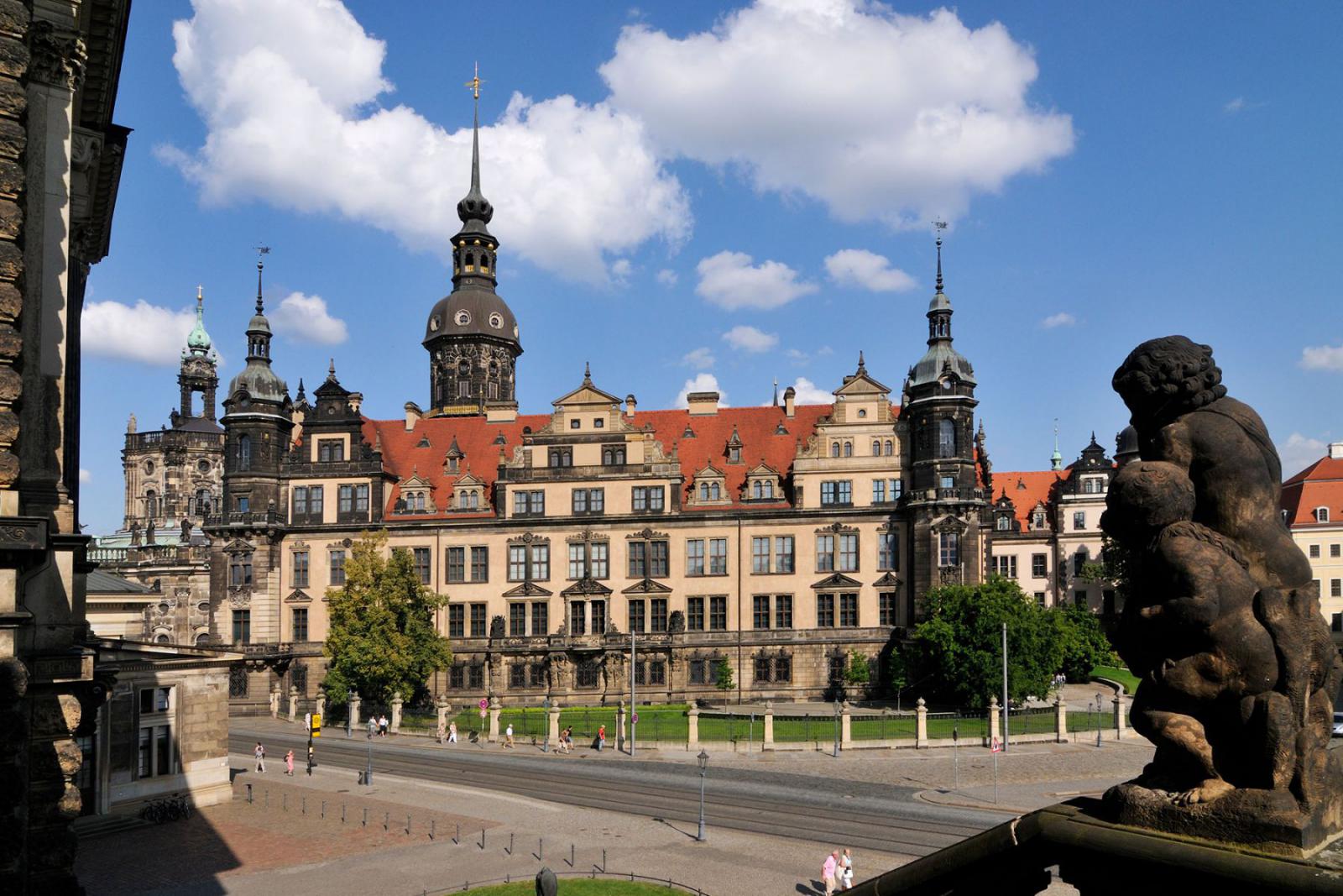 Het Residenzschloss bekeken vanaf Zwinger