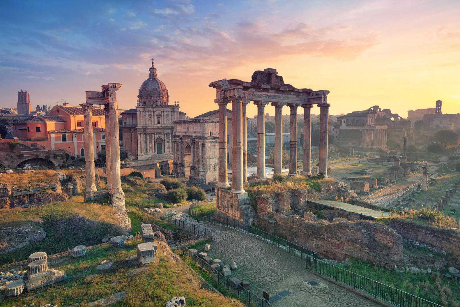 Rome is de hoofdstad van Italië en het Forum Romanum een van de oudste bezienswaardigheden