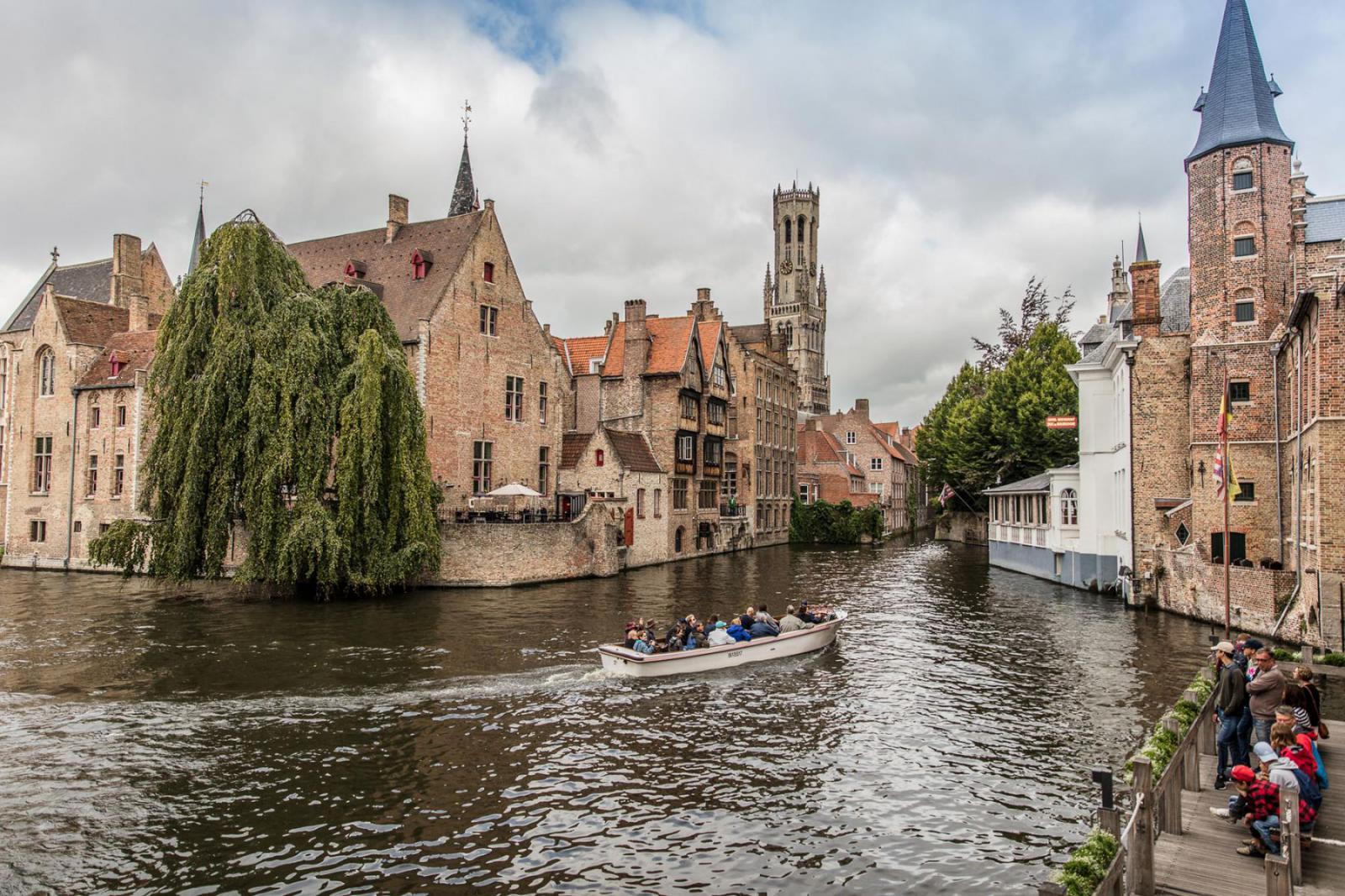 Verken het waterrijke Brugge per boot | Peter d'Hooge - www.pdsign.be