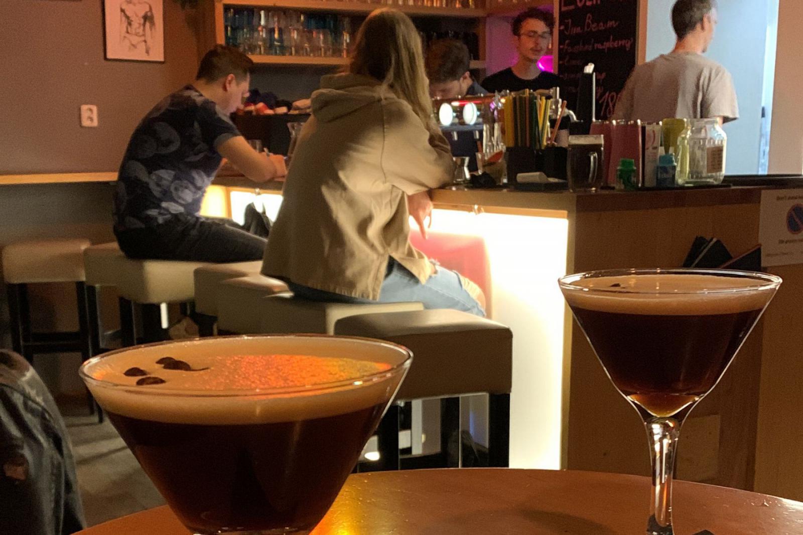 Je avond uitgaan Praag begint met een lekkere cocktail bij Q Café