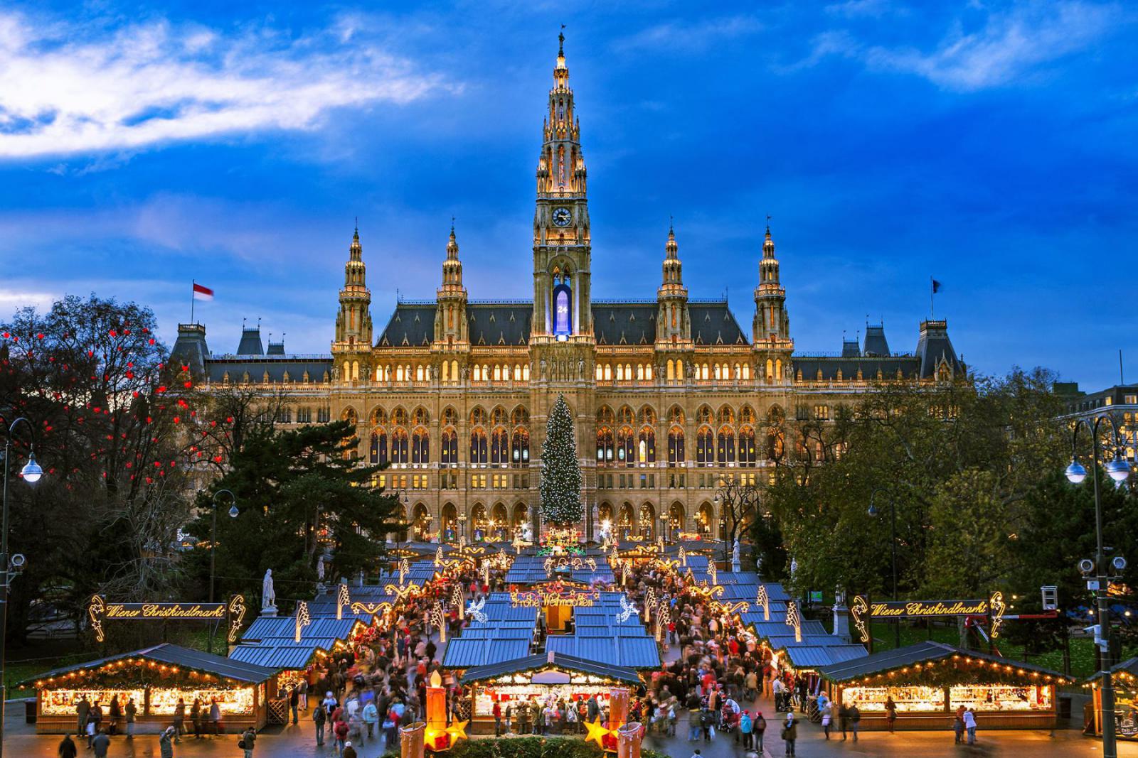 De kerstmarkt in Wenen heeft een magische sfeer | Credit: iStock - pressdigital