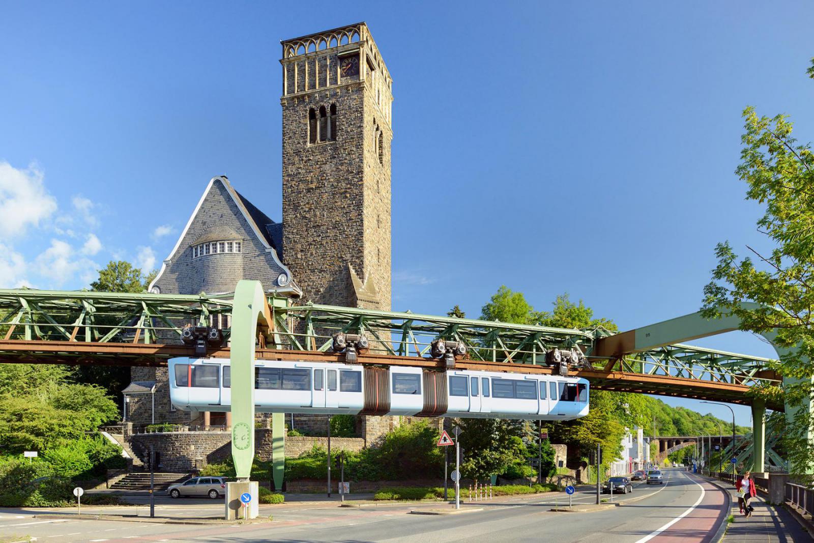 De monorail in Wuppertal is een unieke vorm van openbaar vervoer | DZT / Francesco Carovillano