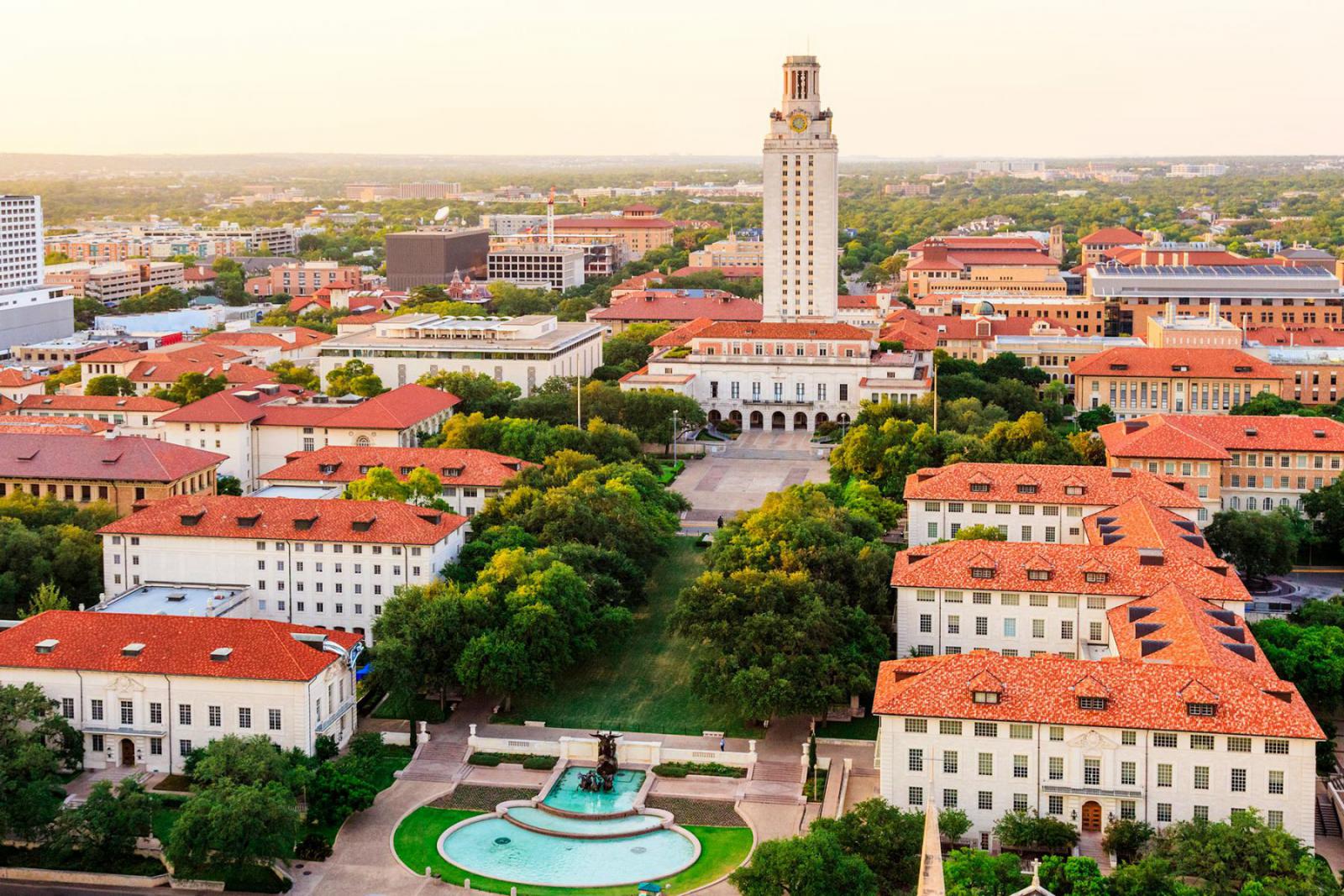 De campus van de University of Texas in Austin | iStock - dszc