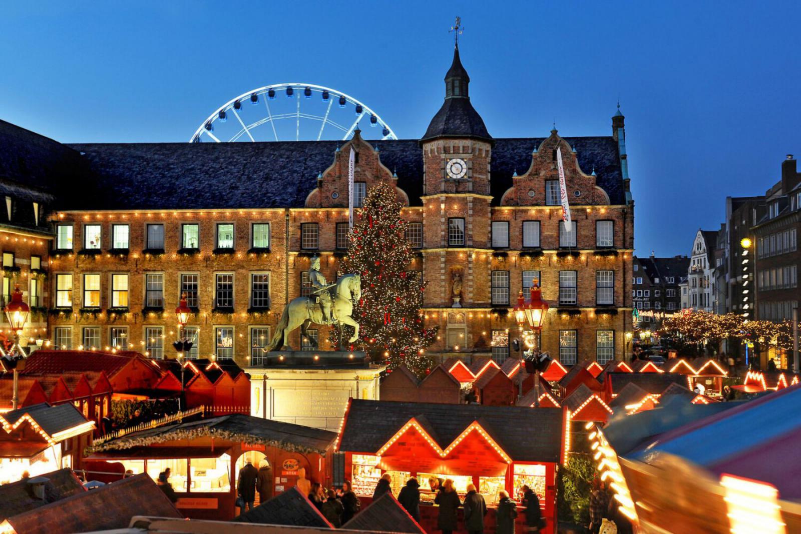 De kerstmarkten van Düsseldorf zijn een must visit in december | Düsseldorf Tourismus GmbH / U. Ott