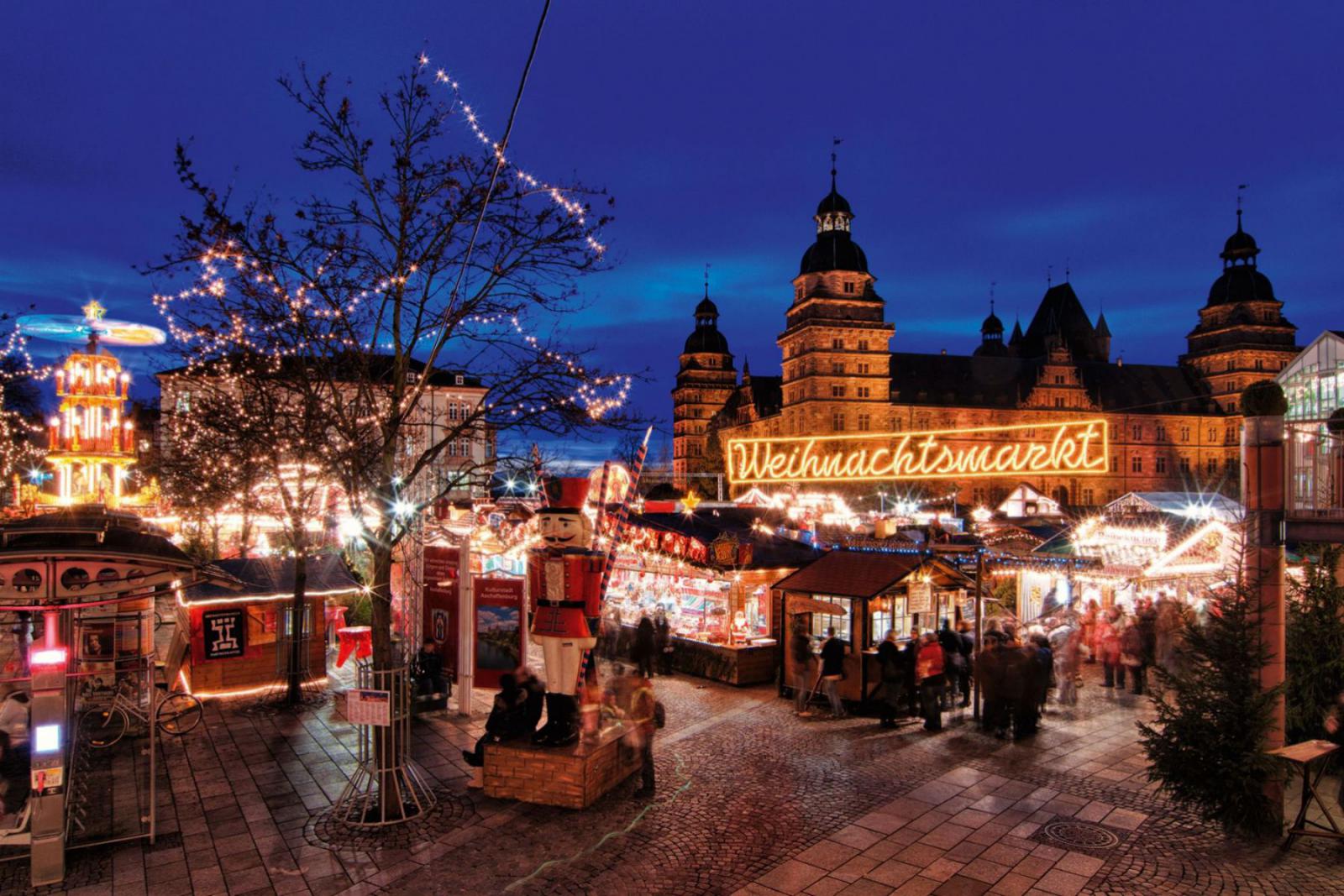 Ook op andere plakken in de regio zijn kerstmarkten, bijvoorbeeld in Aschaffenburg | 