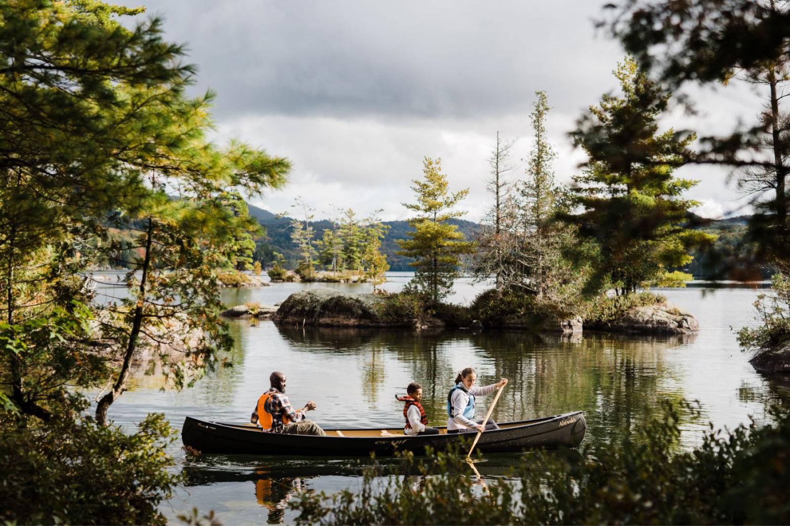 Bewonder de natuur van Outaouais vanuit een kano | © Five2Nine - Kenauk Nature