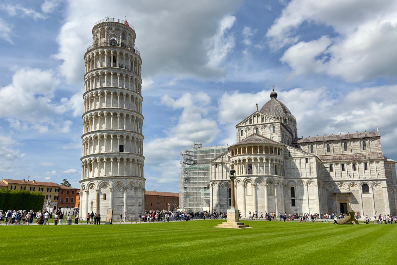 Piazza dei Miracoli met de scheve toren van Pisa