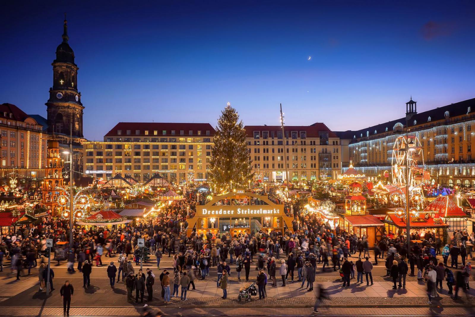 De gezellige Striezelmarkt in Dresden | © dpix.de (DML-BY)