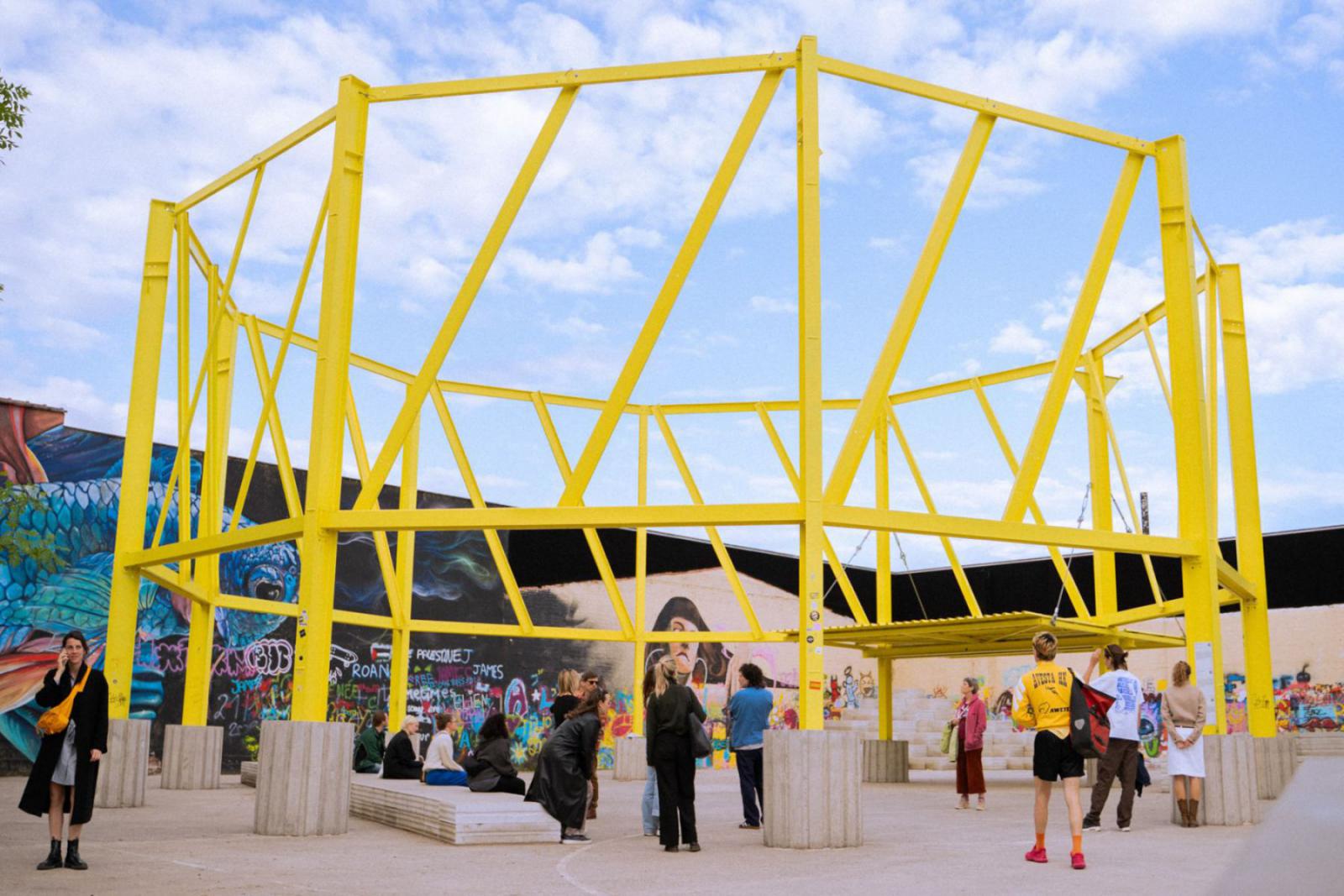 Bewonder kunst in Asiatpark | © Julien Janssens