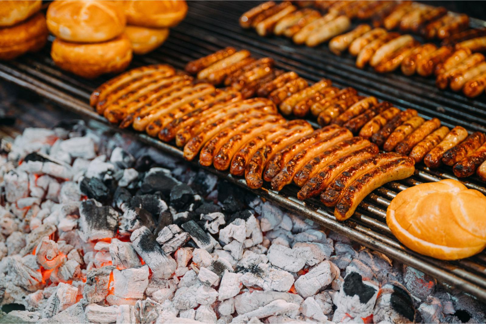 Proef de lokale Rostbratwürsten | © Kristoff Göttling