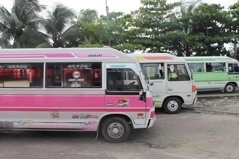 Met de bus in Paramaribo