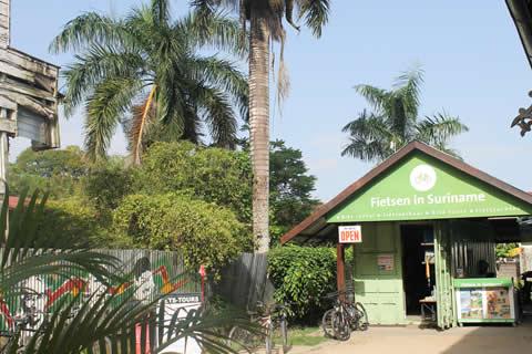 Fietsen in Paramaribo
