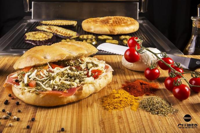 Cluber sandwich corner