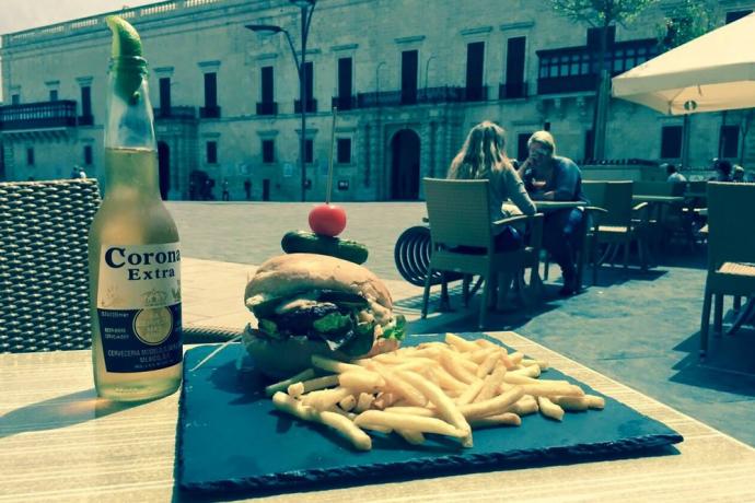 StrEat Whisky & Bistro