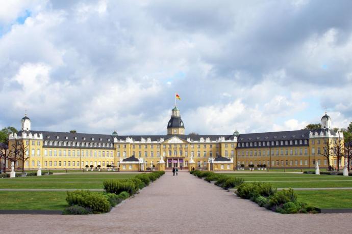           Schloss Karlsruhe