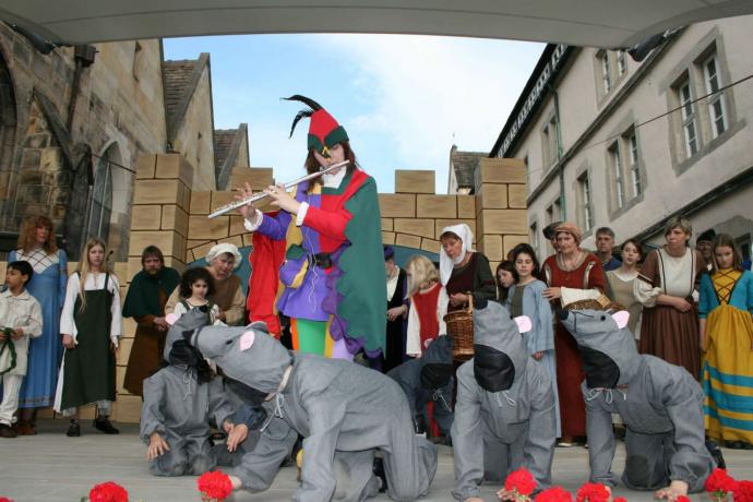 Feestelijke viering Duitse Sagen in Hamelen