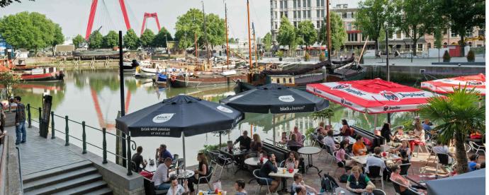 Zomers genieten bij de waterfestivals van Rotterdam