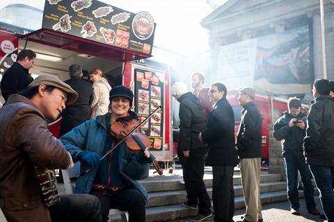 Eten en cultuur tijdens het Food Cart Fest