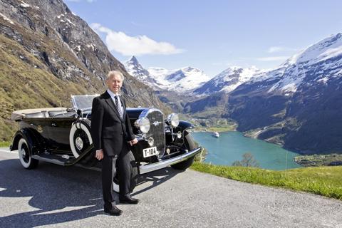 Rondrit in koninklijke stijl in de Geirangerfjord