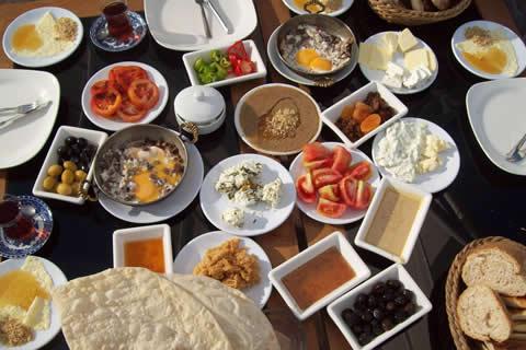 Dinner-sharing is hot én happening