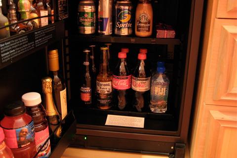 Oh no! De minibar verdwijnt!