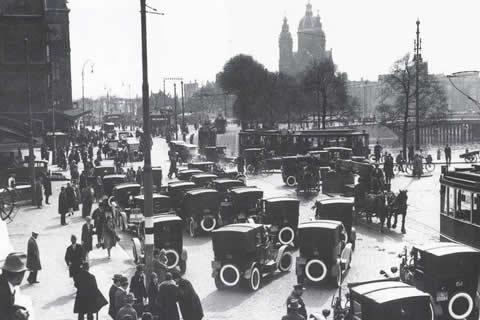 Amsterdam Centraal viert 125e verjaardag
