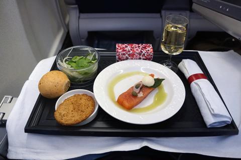 Het vliegtuigeten komt nu thuis op je bord!