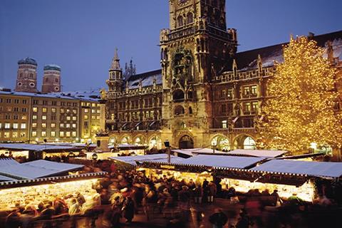 Beleef de middeleeuwse kersttradities op de Christkindlmarkt in München