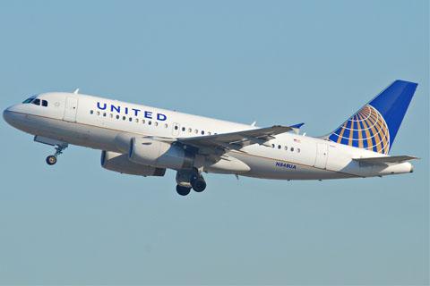 Vliegtuigpersoneel United Airlines krijgt iPhone 6 Plus