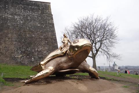 Facing time met kunstenaars Rops en Fabre in Namen