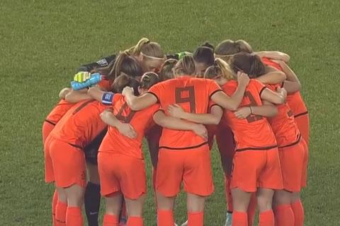 Oranjevrouwen veroveren Edmonton tijdens het WK