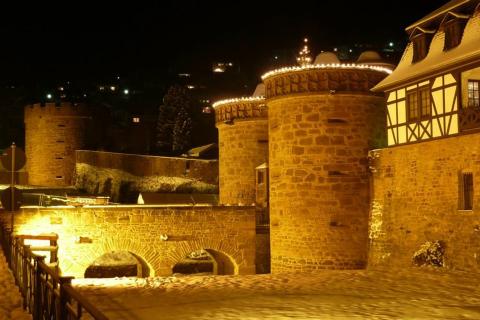 Tour door sprookjesachtige kerststeden in Hessen