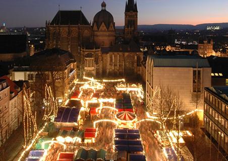 Eten en ontspanning op de kerstmarkt van Aken