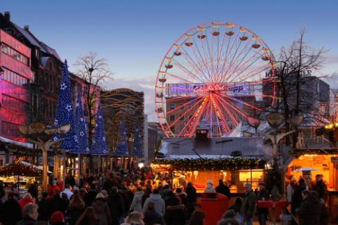 Winters (shop)plezier op de kerstmarkt van Duisburg
