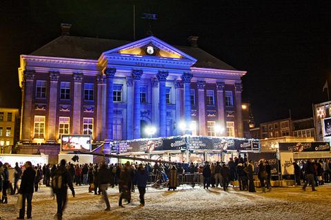 Bezoek deze glazen huizen in het buitenland