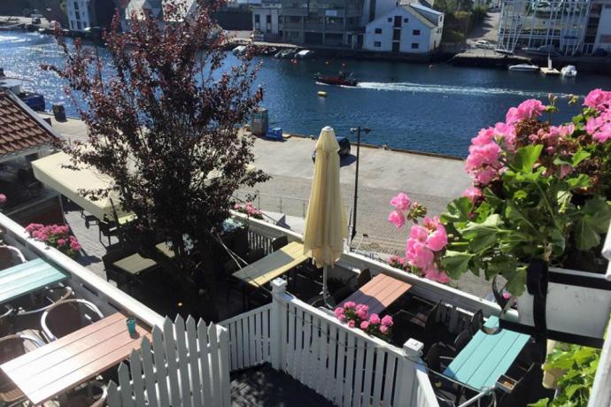 Himla Godt Spiseri & Bar