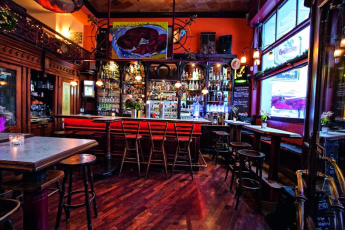         Tiffany’s Bar-Café-Lounge