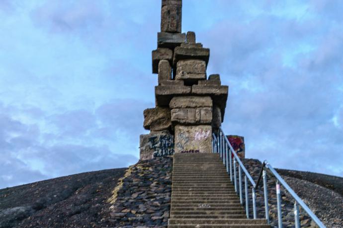Halde Rheinelbe mit Himmelstreppe
