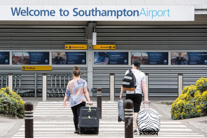 Van en naar de luchthaven Southampton