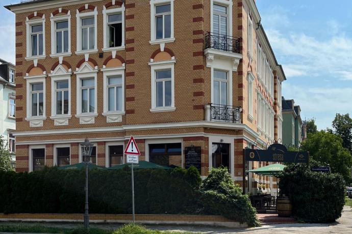 Stresa Restaurant & Bistro