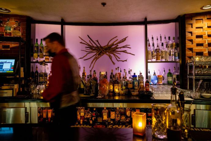 Gracie's & Driftwood Room