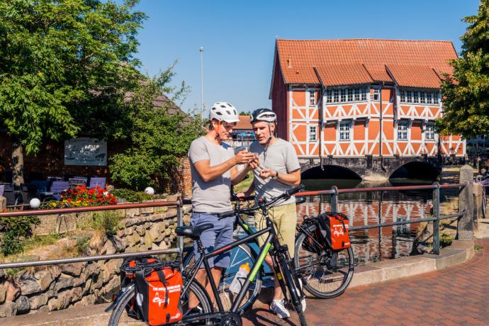 De Hanzesteden per fiets ontdekken 